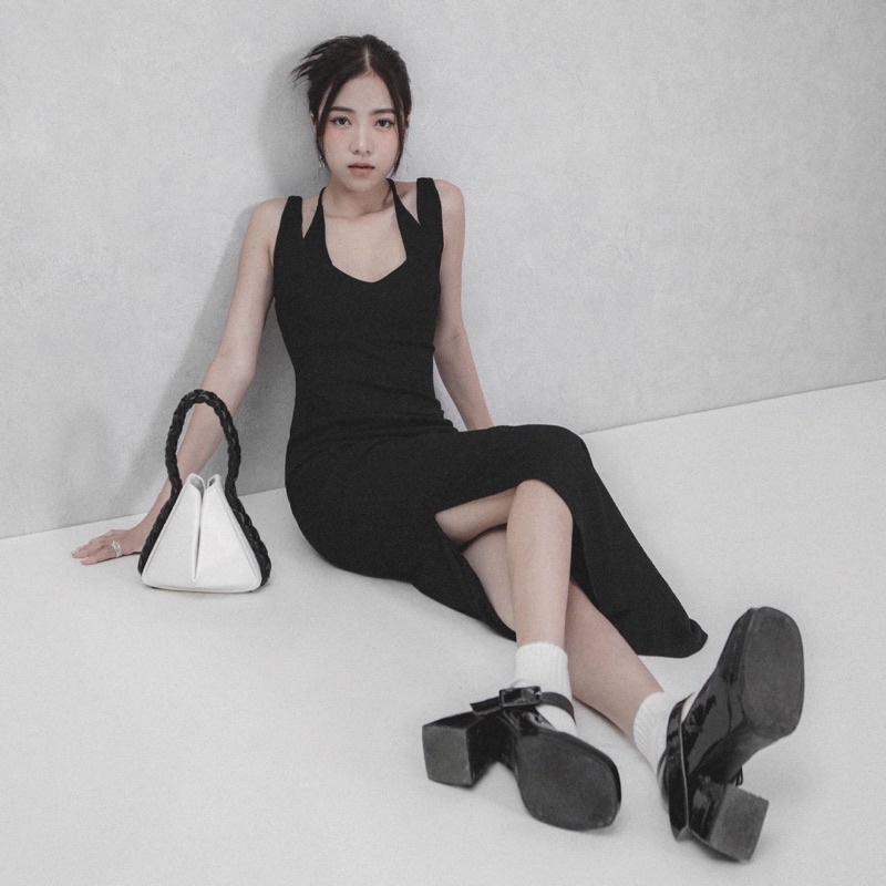 Đầm dài INTO.EIGHT thiết kế hở lưng