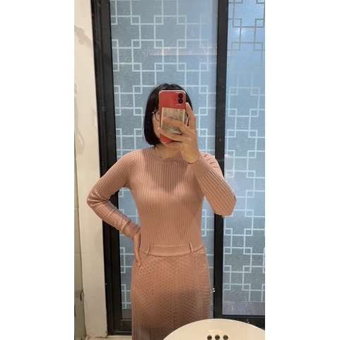 Váy len dài tay màu be