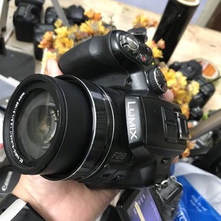Máy ảnh Siêu zoom Lumix FZ200 màn hình lật