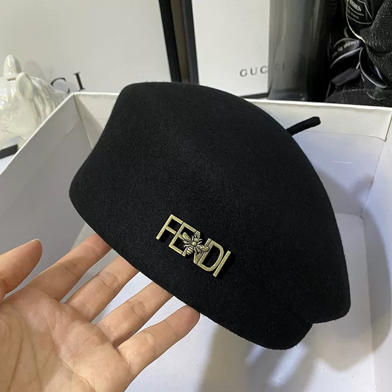 Mũ nồi dạ fendi mai phương bùi