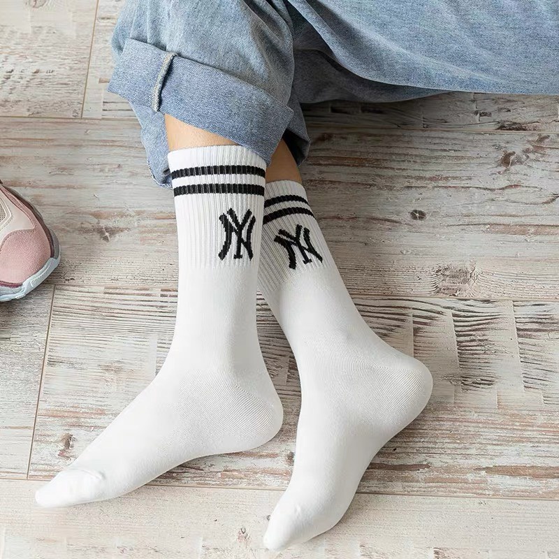Tất NY cao cổ thể thao nam nữ MLB kẻ sọc ngang phong cách Hàn Quốc hai màu đen trắng