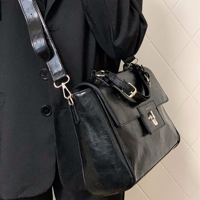 Ielgy Quần Lót Ngắn Cỡ Lớn Màu Đen Nhám Cổ Điển Có Khóa Cài Chất Lượng Cao Cho Nữ