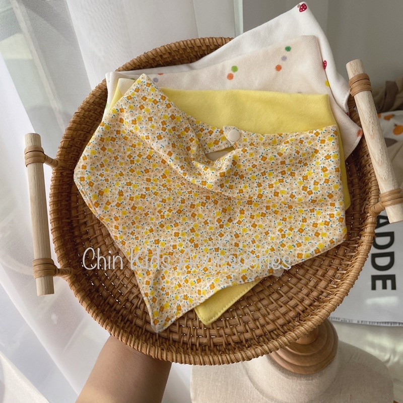 Yếm cotton mềm mại, mỏng vừa thích hợp 4 mùa cho bé