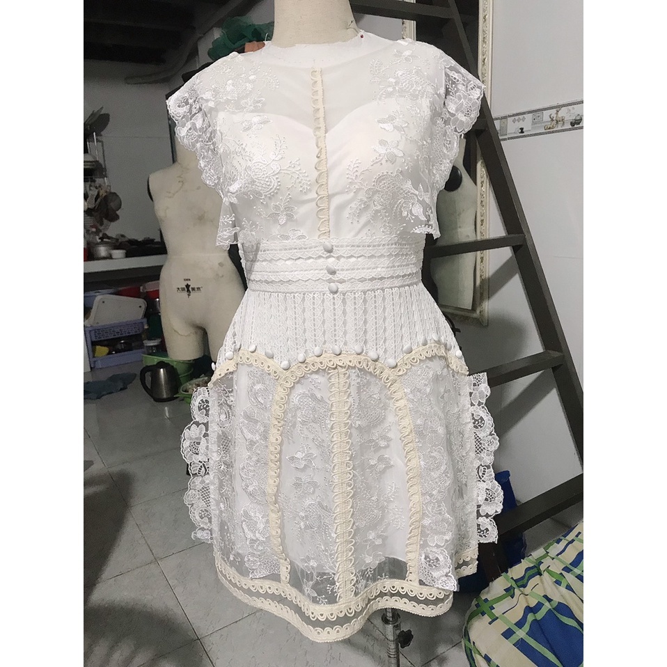 Đầm ren thiết kế form chữ A