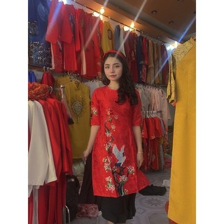áo dài cách tân đỏ vải gấm
