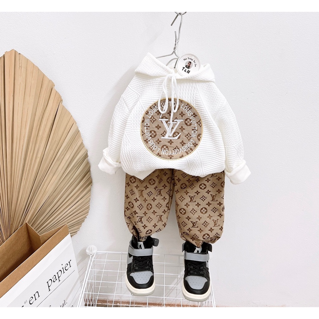 Set áo hoodie thu đông phối quần kiểu dáng L.V cho bé trai