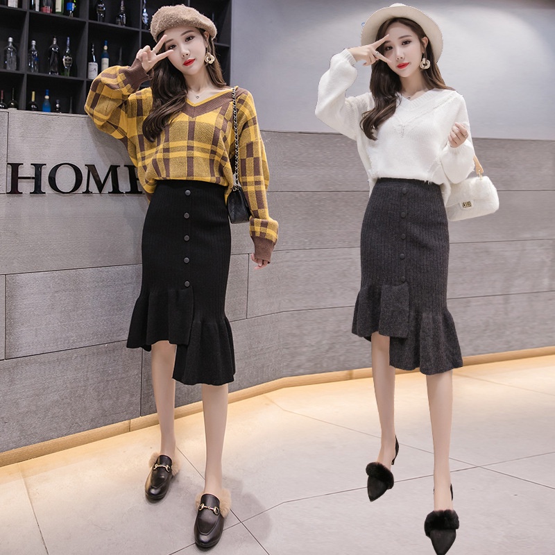 Chân Váy Len Dáng Dài Đuôi Cá Vạt Lệch Đính Khuy