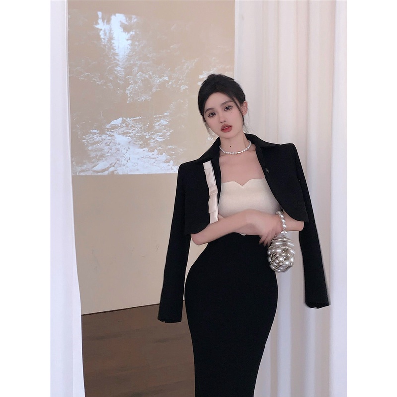 Autumn New Design High-end long-sleeved coat knitted suspender dress two-piece set