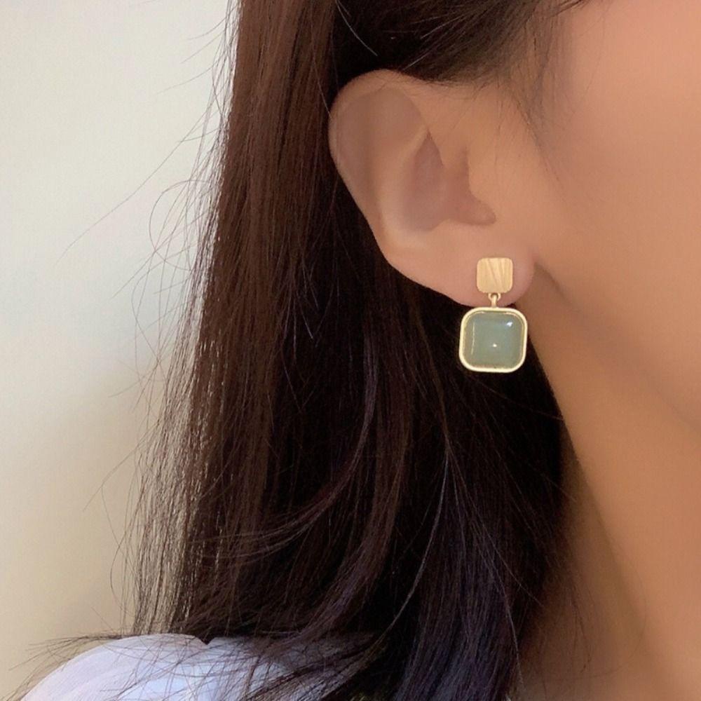 Khuyên Tai Hình Vuông Phong Cách Pháp Cổ Điển Thời Trang Cho Nữ