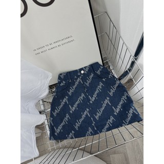 SET PULL TRẮNG CỔ TIM CHÂN VÁY JEAN CHỮ
