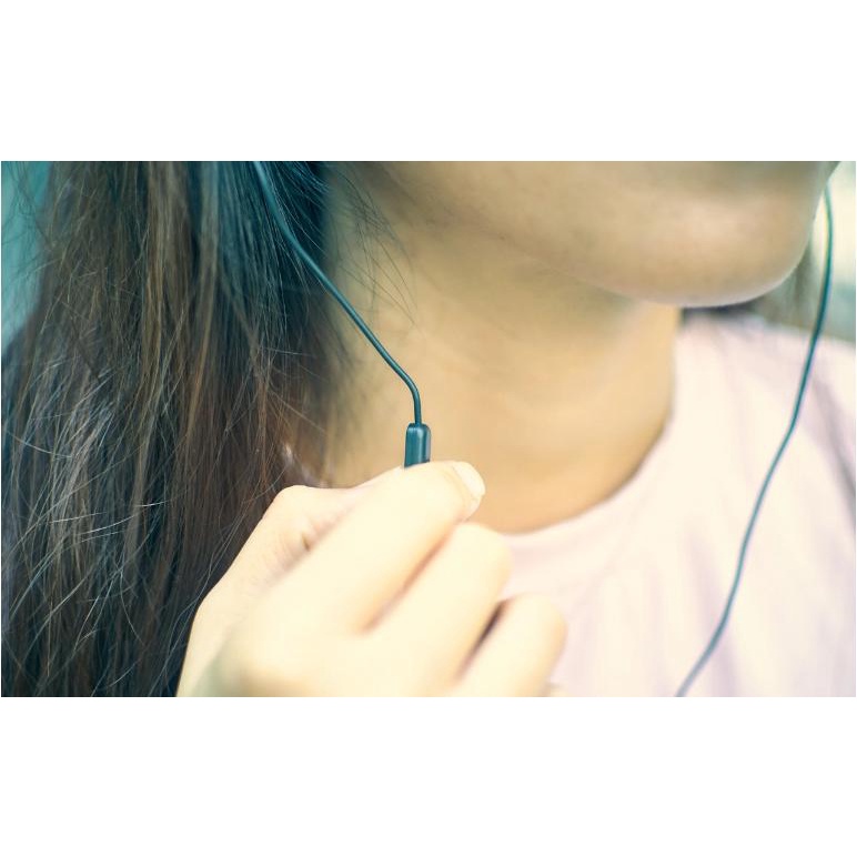 Tai nghe JBL C150SI và tai nghe JBL C200SI