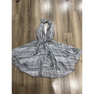 Đầm voan dự tiệc hở lưng