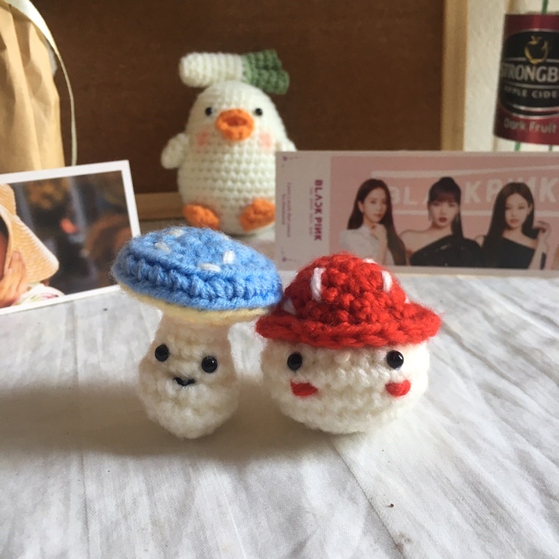 Móc khoá hình nấm độc lạ đáng yêu bằng len