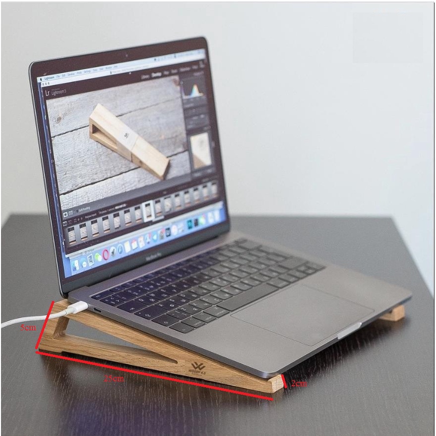 Giá đỡ Macbook, Kệ laptop làm bằng gỗ thông tự nhiên bền đẹp, mang đi thoải mái