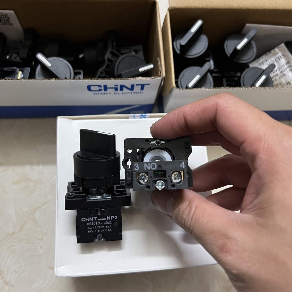 Chint Công Tắc Xoay NP2: 2 Vị trí, 3 Vị trí phi 22 NP2-ED21 NP2-ED33 Chint