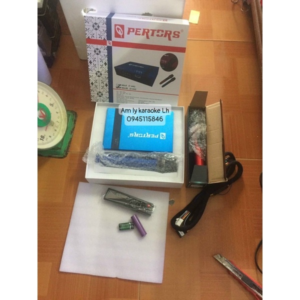 Âm ly Karaoke kèm míc cắm rắc Zin trên ô tô