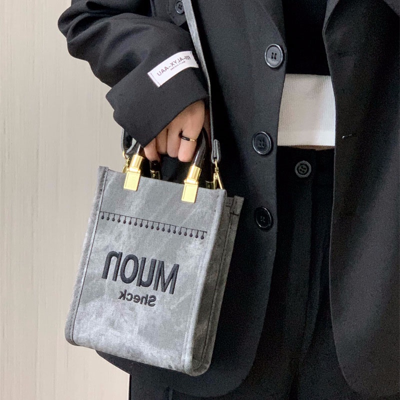 Túi Đeo Chéo Hình Vuông Nhỏ Thêu Chữ Đơn Giản Phong Cách Cổ Điển Thời Trang Cho Nữ