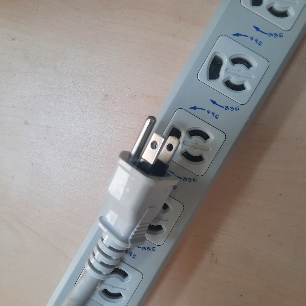 Ổ cắm nội địa Nhật có khóa , dây dài 3 m ( đã sd)