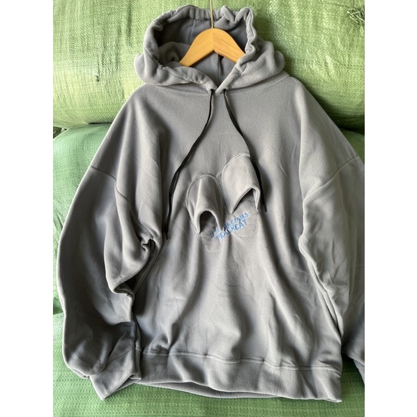 Áo hoodie thêu đôi dép TTA876