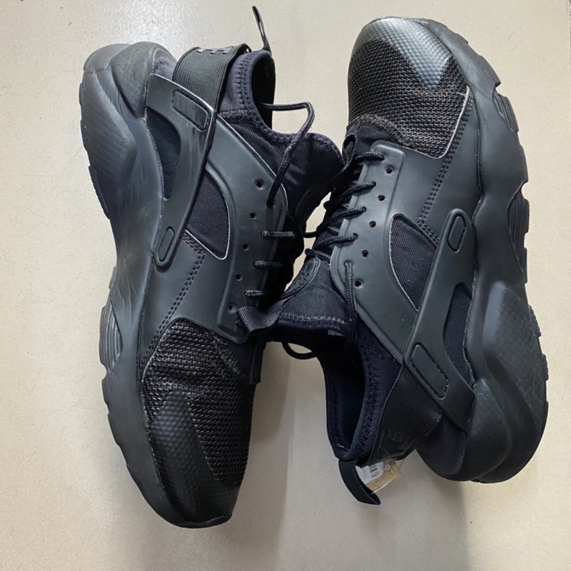 Giày chính hãng đã qua sử dụng