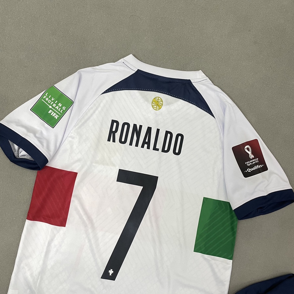 Bộ quần áo đá banh RONALDO tuyển BĐN Bồ Đào Nha trắng sân khách có logo tay WC2022