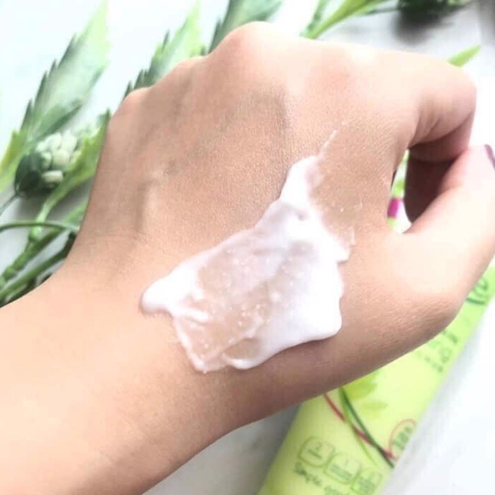 Tẩy Da Chết Simple Kind To Skin Smoothing Facial Scrub 75ml | BigBuy360 - bigbuy360.vn