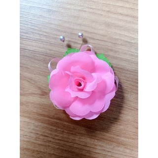 Hoa cài áo đám cưới