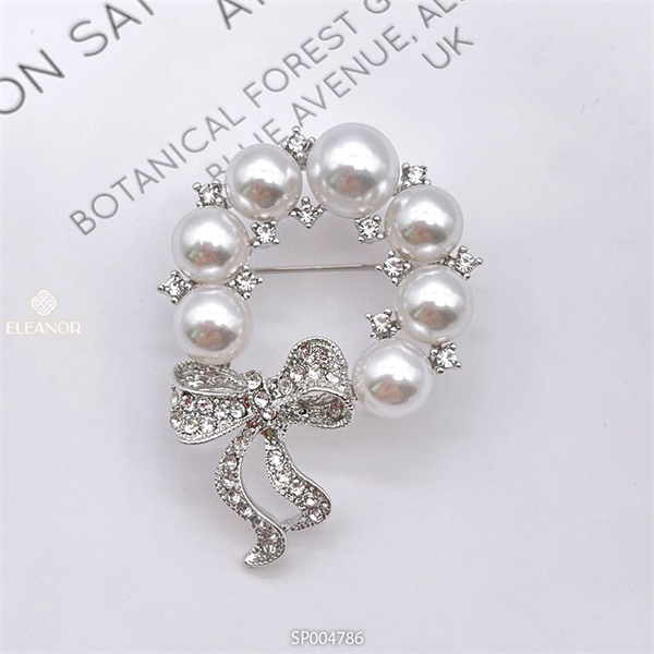 Ghim cài áo nữ ngọc trai nhân tạo Eleanor Accessories hình tròn phối nơ phụ kiện trang sức 4786