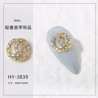 Charm đính móng mã 38