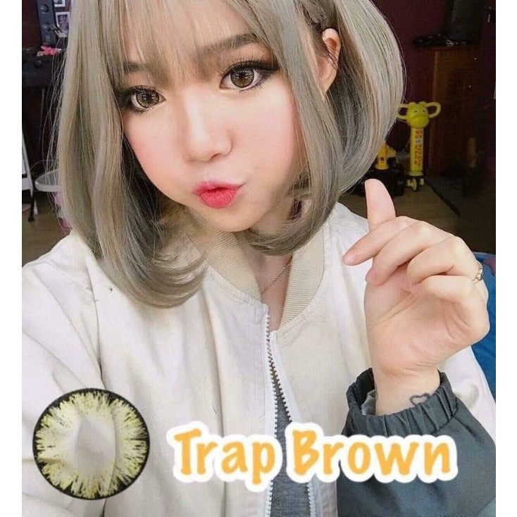 Mẫu lens nâu đen pha ánh vàng xinh xắn, hiệu ứng long lanh (dòng lens sử dụng 1 năm) kèm khay đơn