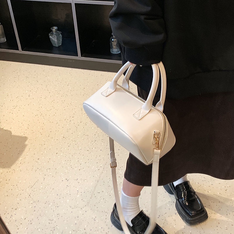 Túi Đeo Chéo Ba Chiều Màu Trơn Cá Tính Cho Nữ