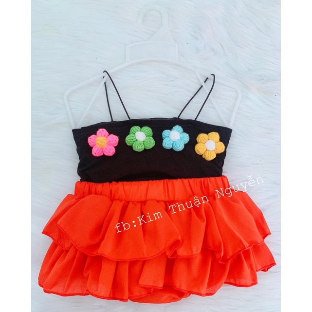 Sét áo hoa và váy kèm chíp cho bé gái