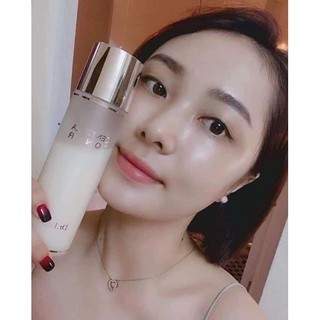 Toner dưỡng trắng da Peptit