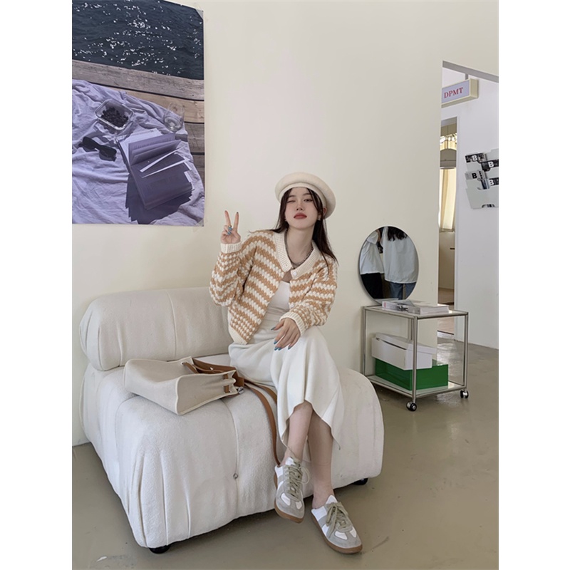 Aphrod Áo Khoác cardigan Dệt Kim Dáng Ngắn Phối Màu Tương Phản Thời Trang Thu Đông Hong Kong Cho Nữ