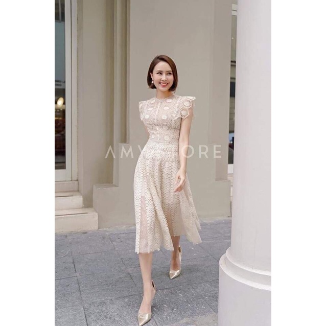 Đầm ren thiết kế dáng xoè