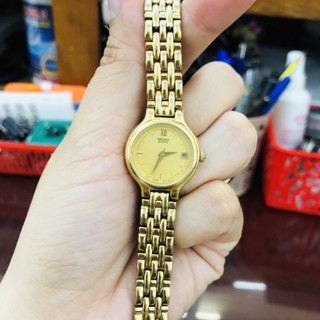 Đồng hồ nữ si nhật dáng lắc tay hiệu Seiko, dây khoá zin