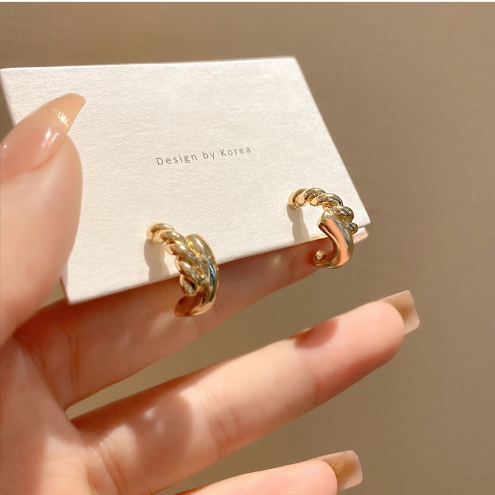 Khuyên Tai Kim Loại Xoắn Cá Tính Cho Nữ