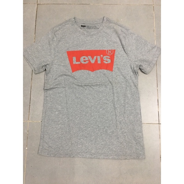 Áo thun nam cổ tròn ngắn tay.