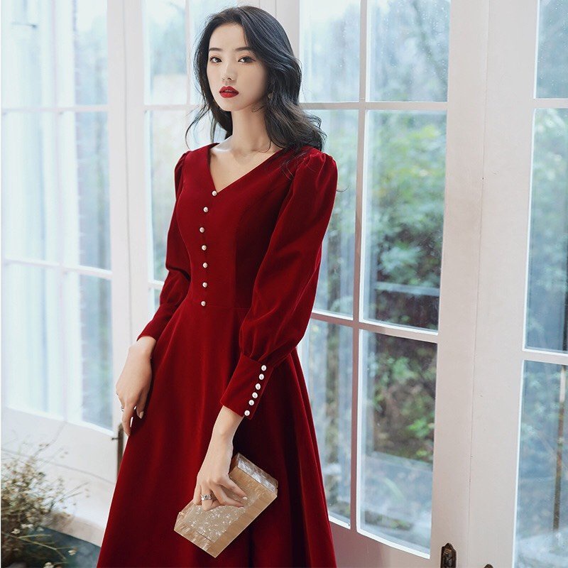 Đầm xòe cổ V dài tay phối nút thanh lịch có màu đỏ đô và xanh rêu có bigsize, EMCANTO - Đầm dự tiệc sang chảnh