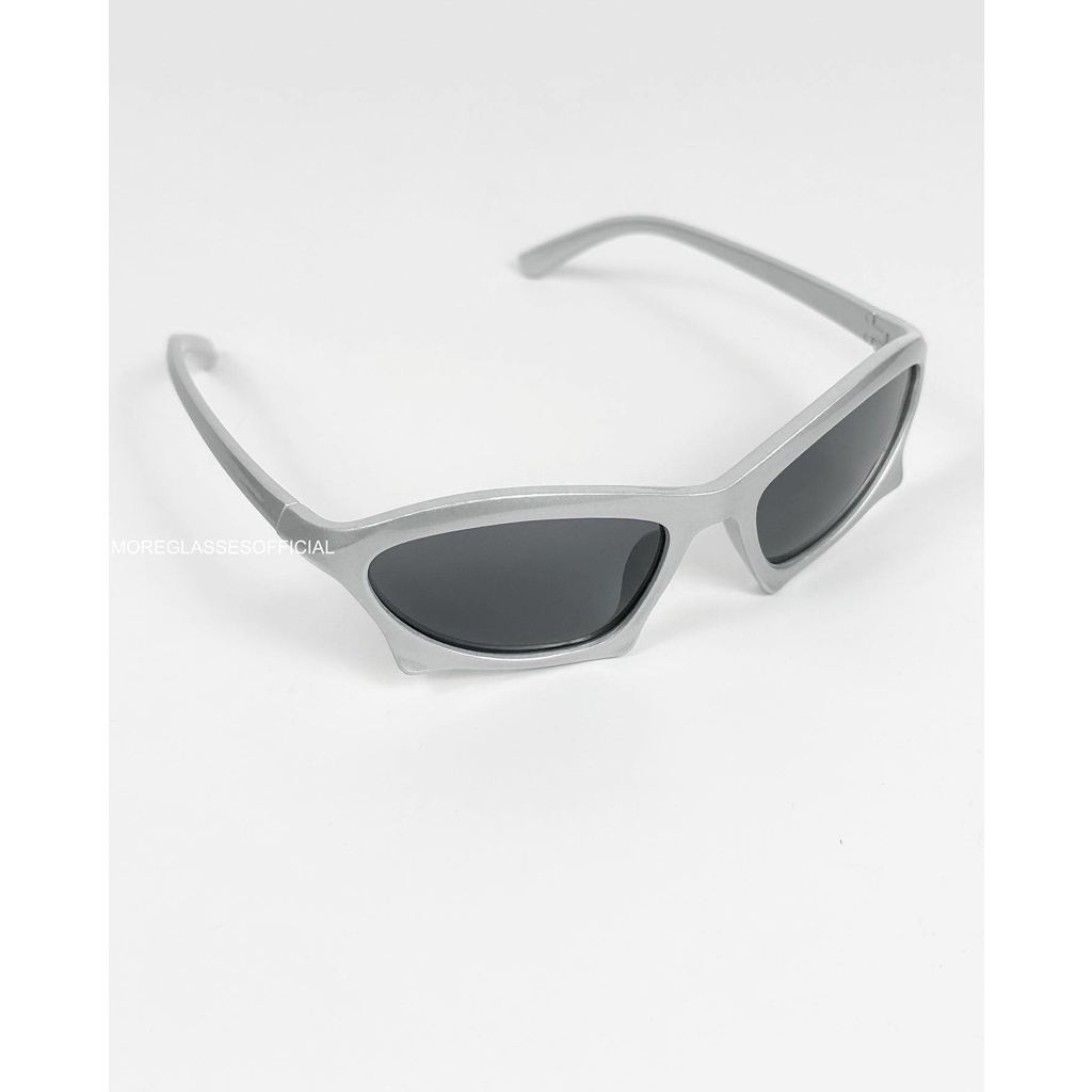 Kính mát có sẵn MOREGLASSES phong cách Y2K Punk tròng kính chống UV 400 ảnh thật tặng kèm túi đựng và khăn lau