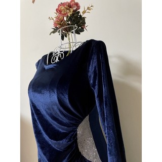 Đầm nhung dự tiệc
