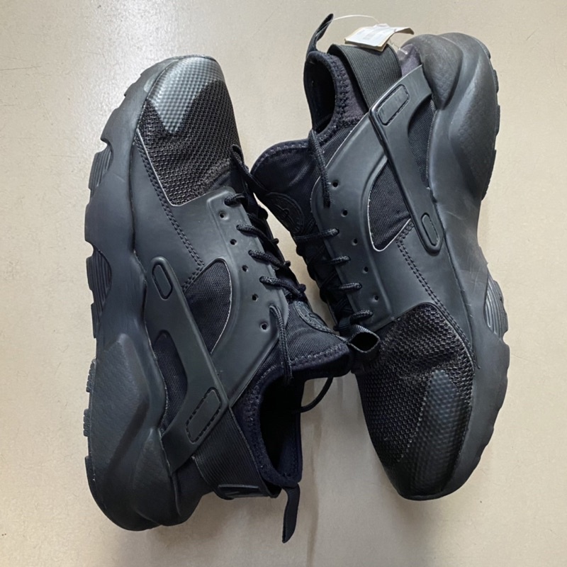 Giày chính hãng đã qua sử dụng