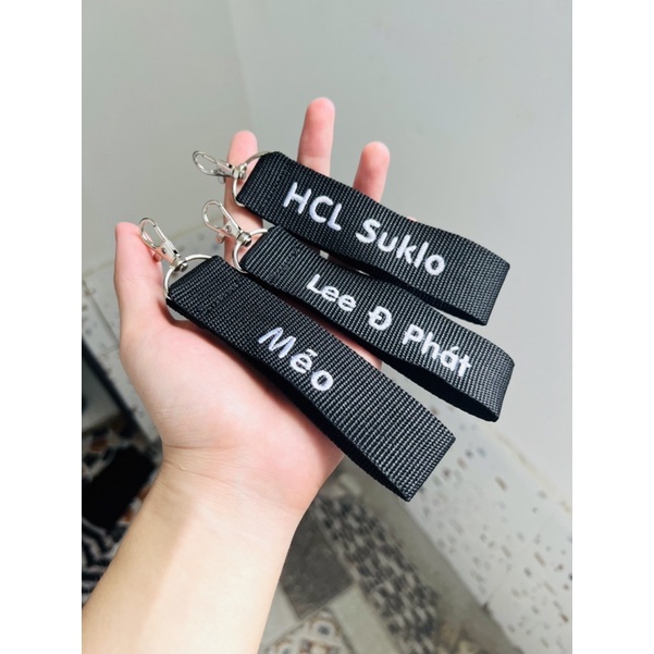 Nametag móc khoá thêu tên