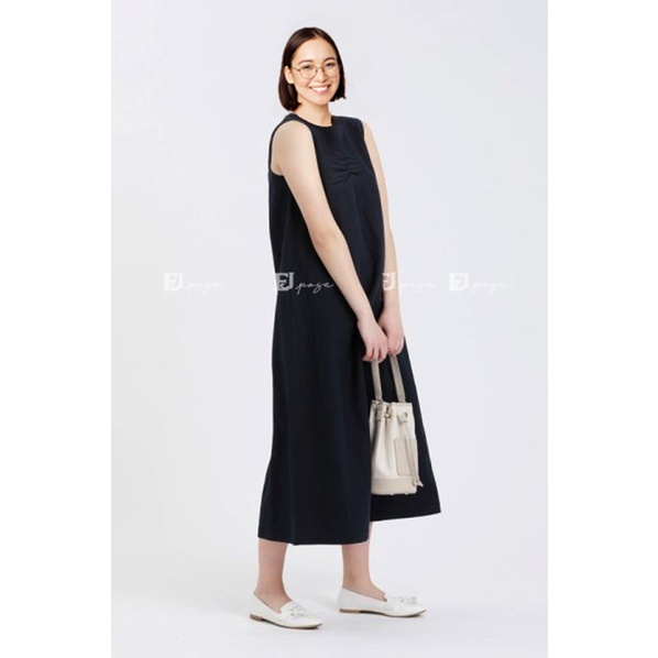 Đầm suông linen cổ tròn phong cách