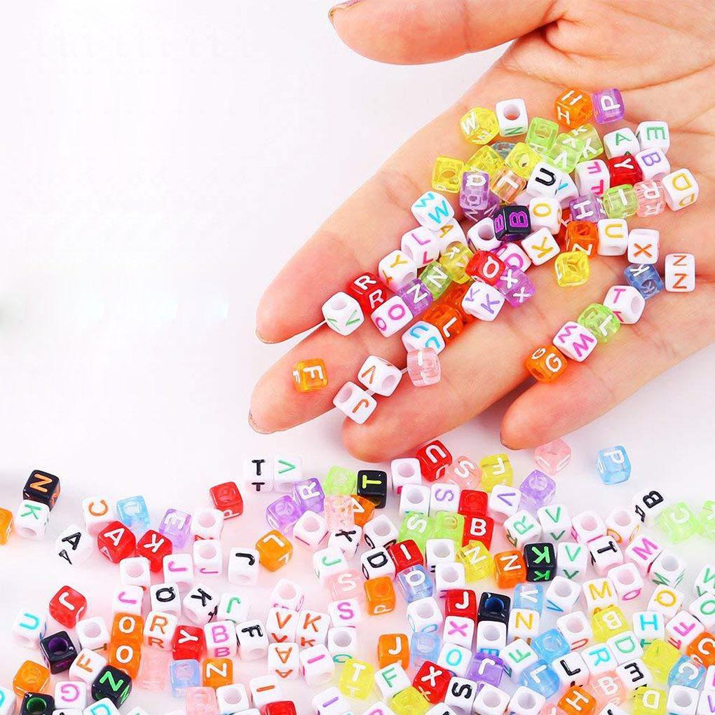 Set 1200 Hạt Xỏ Vòng Tay / Lắc Chân Bằng Acrylic Co Giãn Kèm Hộp Đựng Màu Sắc Ngẫu Nhiên