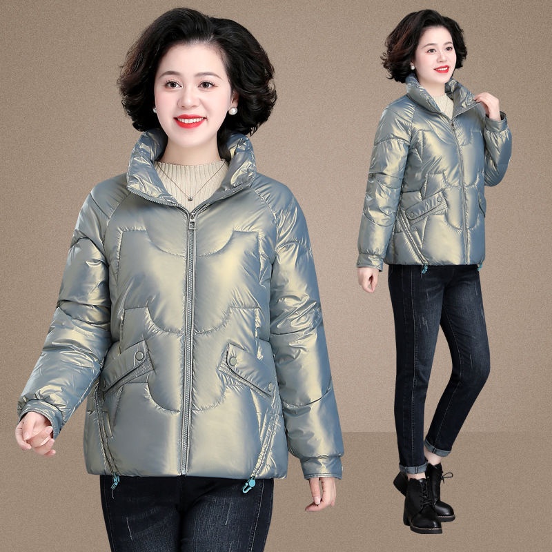 Bề mặt của áo khoác đệm bông dày cho người trung niên và cao tuổi sáng sủa và thoải mái