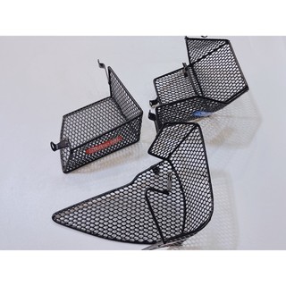 Rổ hông lưới lắp xe Sirius chất liệu kim loại bền, đẹp, tiện lợi.