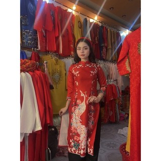 áo dài cách tân đỏ vải gấm