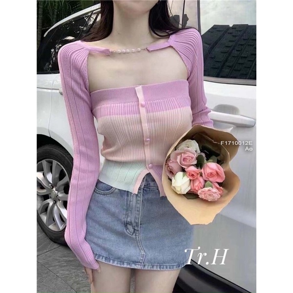 Áo len tím khoét ngực gài chuỗi