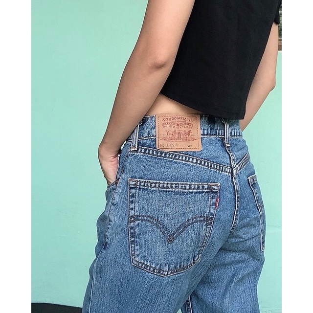 Quần jean ống suông Levi's phong cách năng động, dễ phối đồ, hàng 2hand.